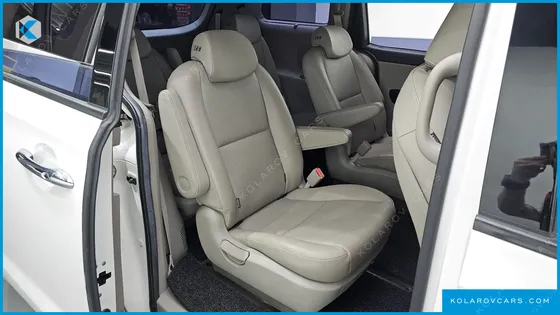 KIA CARNIVAL 9-SEATER PRSTIGE