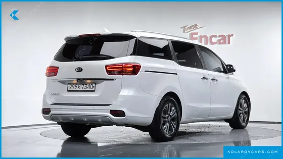 KIA CARNIVAL 9-SEATER LUXURY