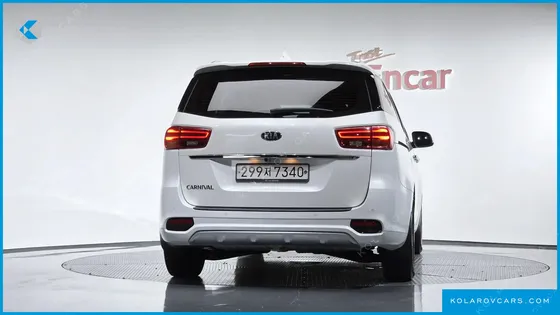 KIA CARNIVAL 9-SEATER LUXURY