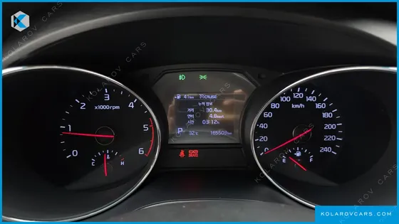 KIA CARNIVAL 9-SEATER LUXURY