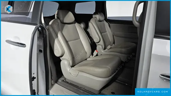 KIA CARNIVAL 9-SEATER LUXURY