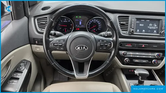 KIA CARNIVAL 9-SEATER LUXURY