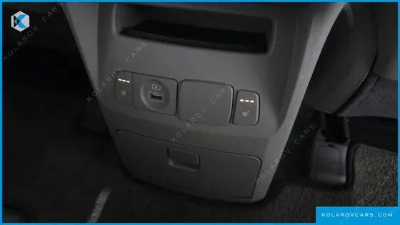KIA CARNIVAL 9-SEATER LUXURY