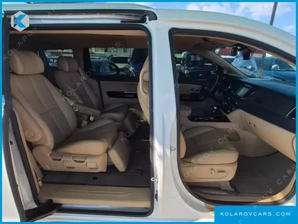 KIA CARNIVAL 7-SEATER LIMOUSINE