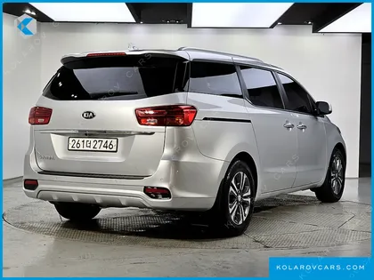 KIA CARNIVAL 9-SEATER LUXURY
