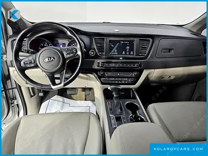 KIA CARNIVAL 9-SEATER LUXURY