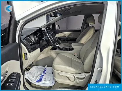 KIA CARNIVAL 9-SEATER LUXURY