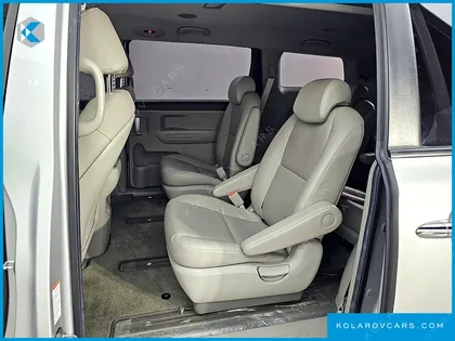 KIA CARNIVAL 9-SEATER LUXURY