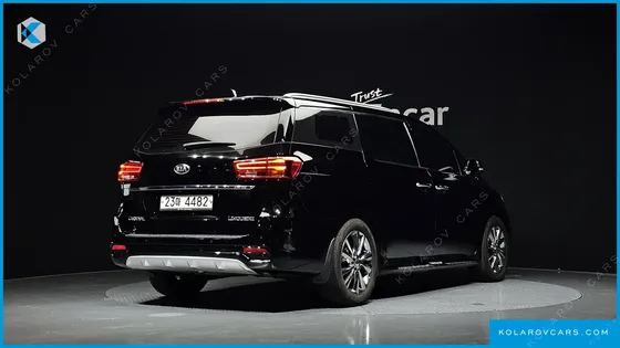 KIA CARNIVAL 7-SEATER LIMOUSINE