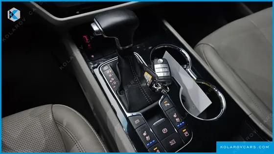 KIA CARNIVAL 7-SEATER LIMOUSINE