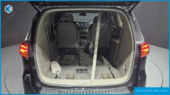 KIA CARNIVAL 7-SEATER LIMOUSINE