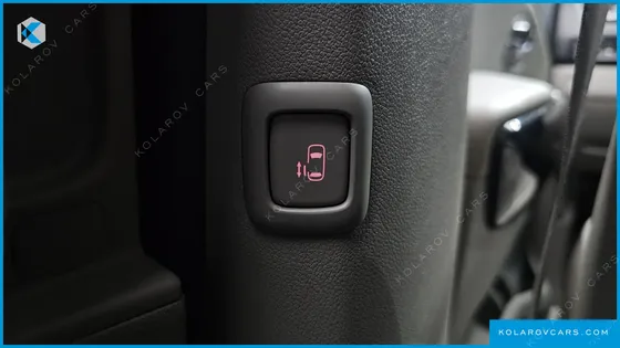 KIA CARNIVAL 7-SEATER LIMOUSINE