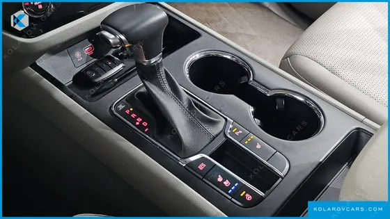 KIA CARNIVAL 9-SEATER LUXURY