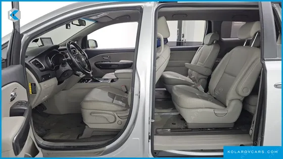 KIA CARNIVAL 9-SEATER LUXURY