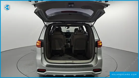 KIA CARNIVAL 9-SEATER LUXURY