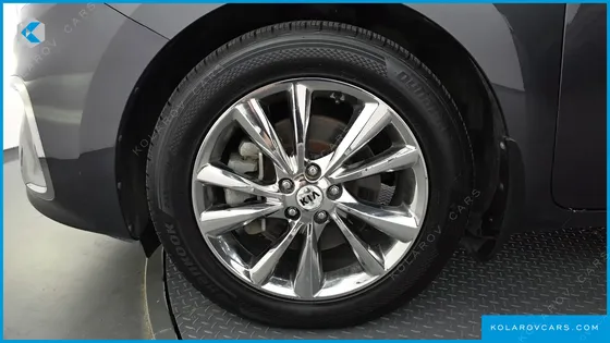 KIA CARNIVAL GASOLINE 9-SEATER NOBLESSE SPECIAL