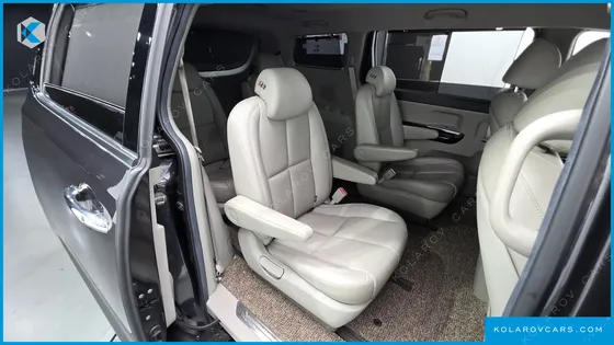 KIA CARNIVAL GASOLINE 9-SEATER NOBLESSE SPECIAL