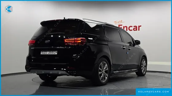 KIA CARNIVAL 9-SEATER NOBLESSE