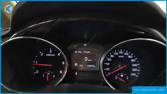 KIA CARNIVAL 9-SEATER NOBLESSE