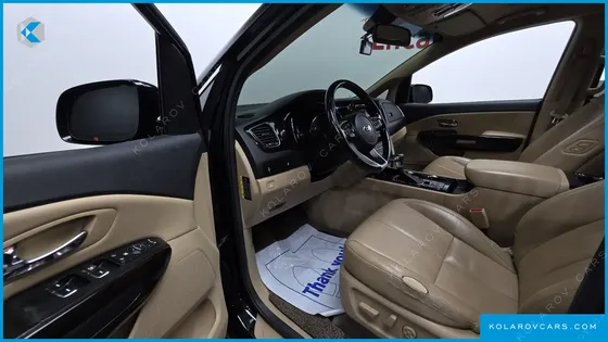 KIA CARNIVAL 9-SEATER NOBLESSE