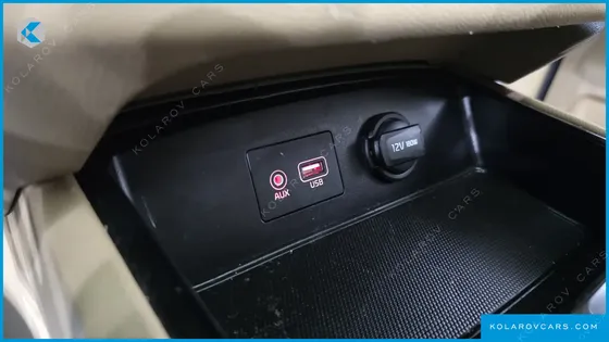 KIA CARNIVAL 9-SEATER NOBLESSE