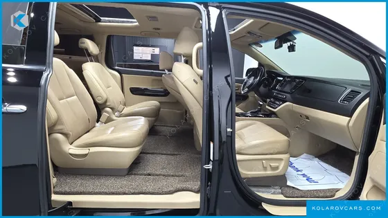 KIA CARNIVAL 9-SEATER NOBLESSE