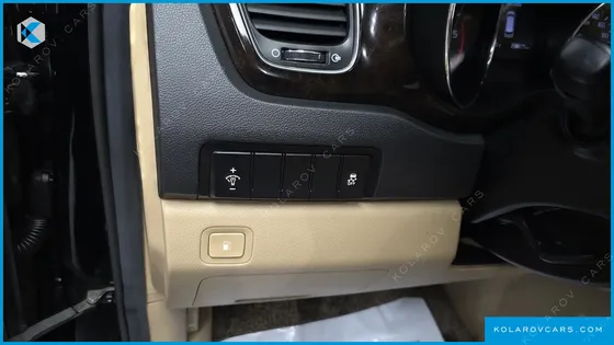 KIA CARNIVAL 9-SEATER NOBLESSE