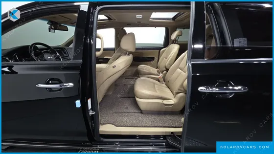 KIA CARNIVAL 9-SEATER NOBLESSE