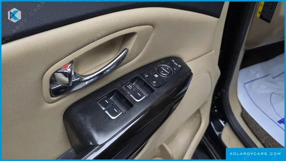 KIA CARNIVAL 9-SEATER NOBLESSE