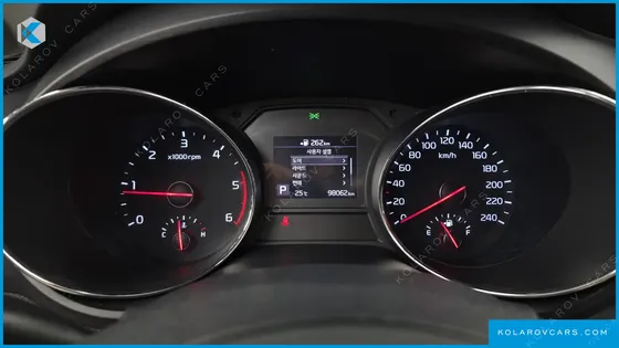 KIA CARNIVAL 9-SEATER LUXURY