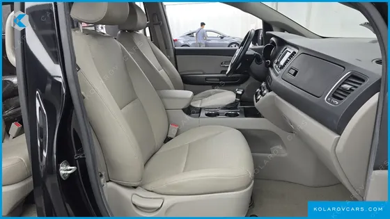 KIA CARNIVAL 9-SEATER LUXURY