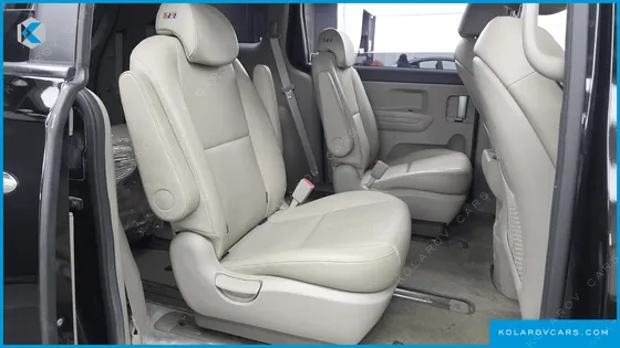 KIA CARNIVAL 9-SEATER LUXURY