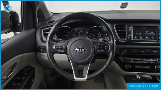 KIA CARNIVAL 9-SEATER LUXURY