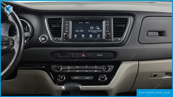 KIA CARNIVAL 9-SEATER LUXURY