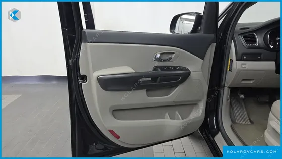 KIA CARNIVAL 9-SEATER LUXURY