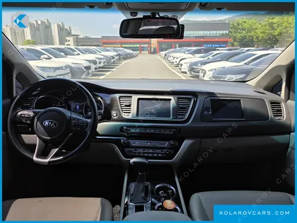 KIA CARNIVAL 9-SEATER PRSTIGE