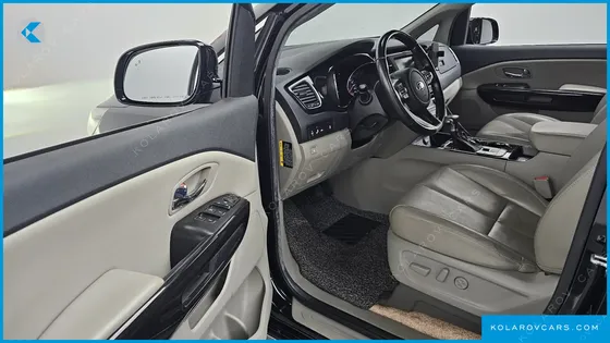 KIA CARNIVAL 9-SEATER NOBLESSE