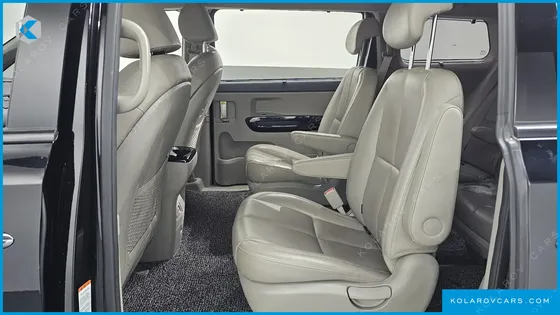 KIA CARNIVAL 9-SEATER NOBLESSE