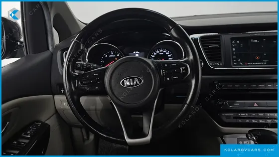 KIA CARNIVAL 9-SEATER NOBLESSE