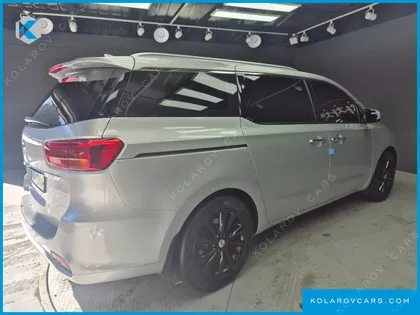 KIA CARNIVAL 9-SEATER PRSTIGE