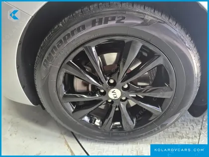 KIA CARNIVAL 9-SEATER PRSTIGE