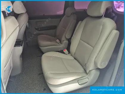 KIA CARNIVAL 9-SEATER PRSTIGE
