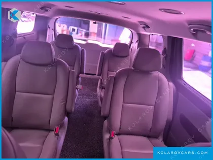 KIA CARNIVAL 9-SEATER PRSTIGE
