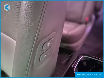 KIA CARNIVAL 9-SEATER PRSTIGE
