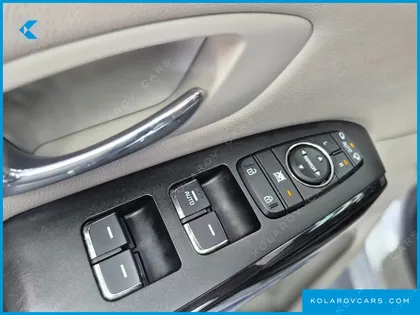 KIA CARNIVAL 9-SEATER PRSTIGE