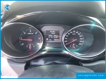 KIA CARNIVAL 9-SEATER PRSTIGE