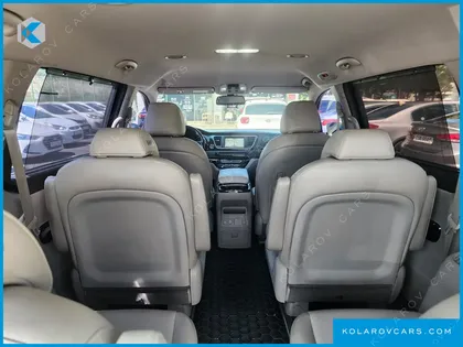 KIA CARNIVAL 9-SEATER PRSTIGE