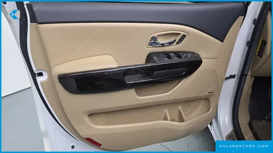 KIA CARNIVAL 9-SEATER NOBLESSE SPECIAL