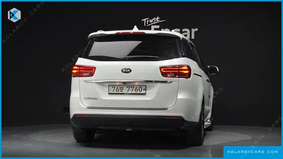 KIA CARNIVAL 11-SEATER PRESTIGE