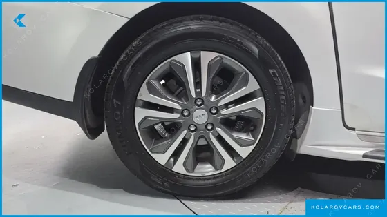 KIA CARNIVAL 11-SEATER PRESTIGE